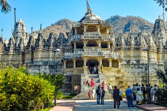 mount-abu-Dilwara-Temple