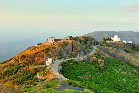 mount-abu-Guru-Shikhar